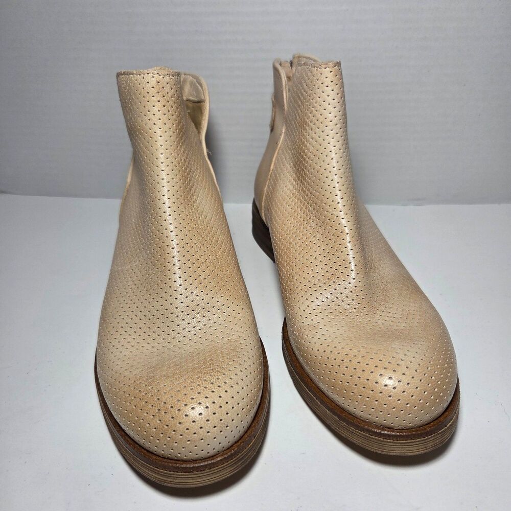 Deky Italy Perforated Leather Ankle Boot 6.5 Beige Booties Low Heel Boho Coastal